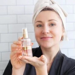 Lotion Vaporisateur Anti-âge Et Liftante Visage Et Décolleté "Eternal Beauty" (50ml/1.69oz) 19 Lotion Vaporisateur Anti-âge Et Liftante Visage Et Décolleté "Eternal Beauty" (50ml/1.69oz) -Moroccanoil FR Shop image 1240